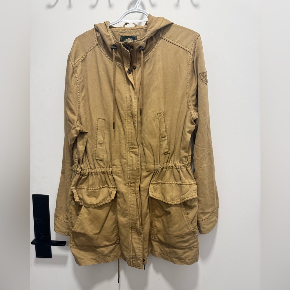 Roots Women's Utility Jacket in Tan